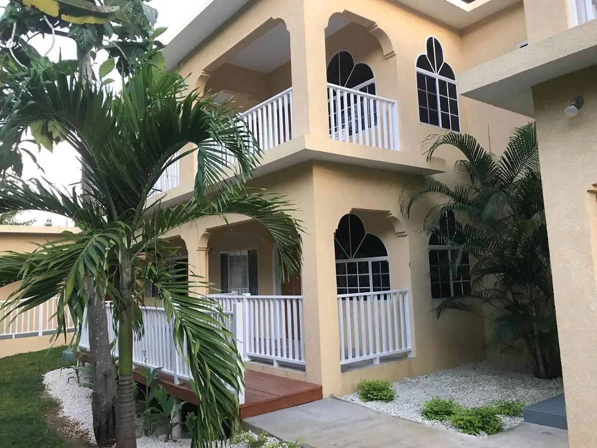 Sommerville Resorts نيغريل