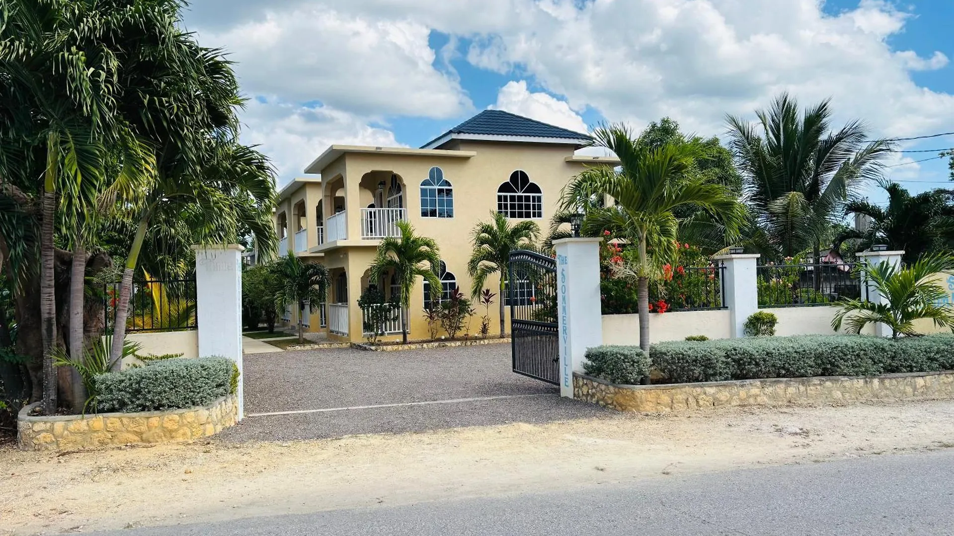 فندق Sommerville Resorts نيغريل